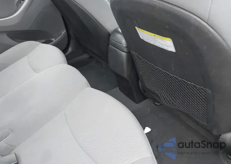 2014 Hyundai Elantra Se z USA, uszkodzony, nr VIN 5NPDH4AE4EH536830